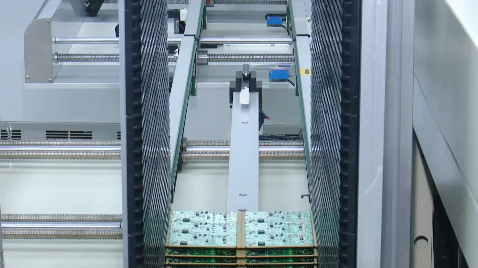 Phát triển công nghiệp bán dẫn - nỗ lực từ doanh nghiệp | Vấn đề kinh tế | 21/10/2025

